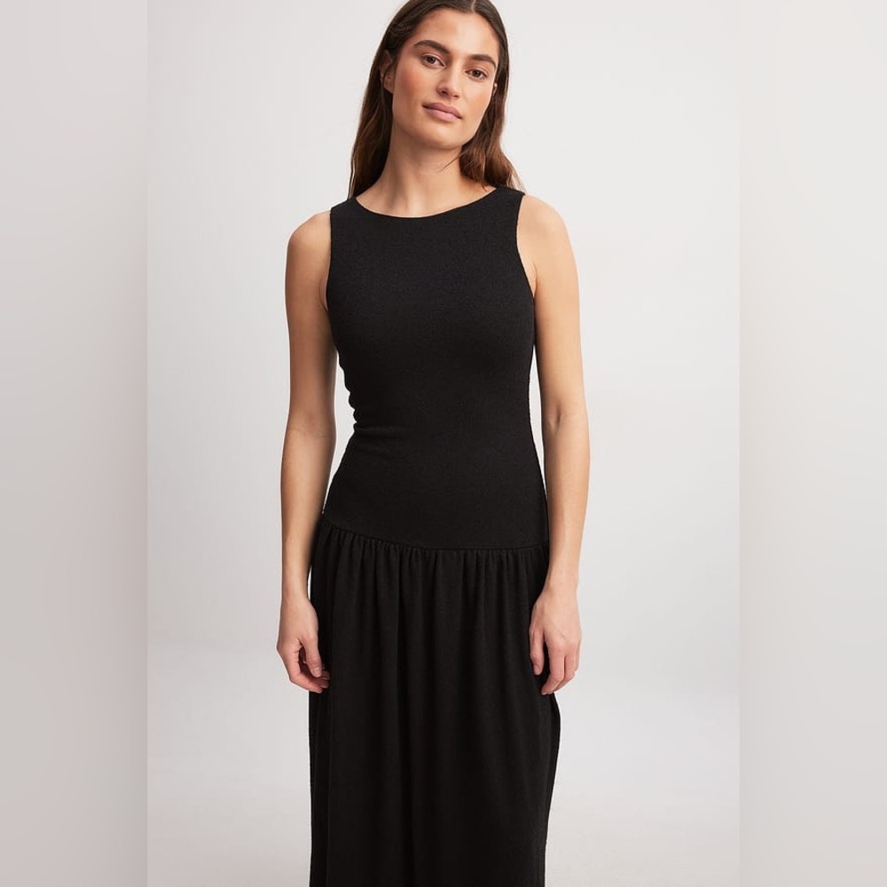 NA-KD Structured Volume Dress - Picture 3 of 11
